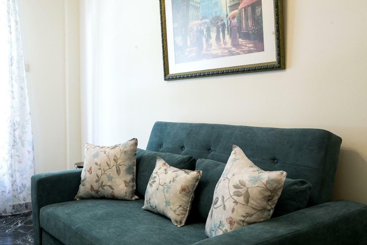 Best House, Larisis Metro, Atenas Exterior foto